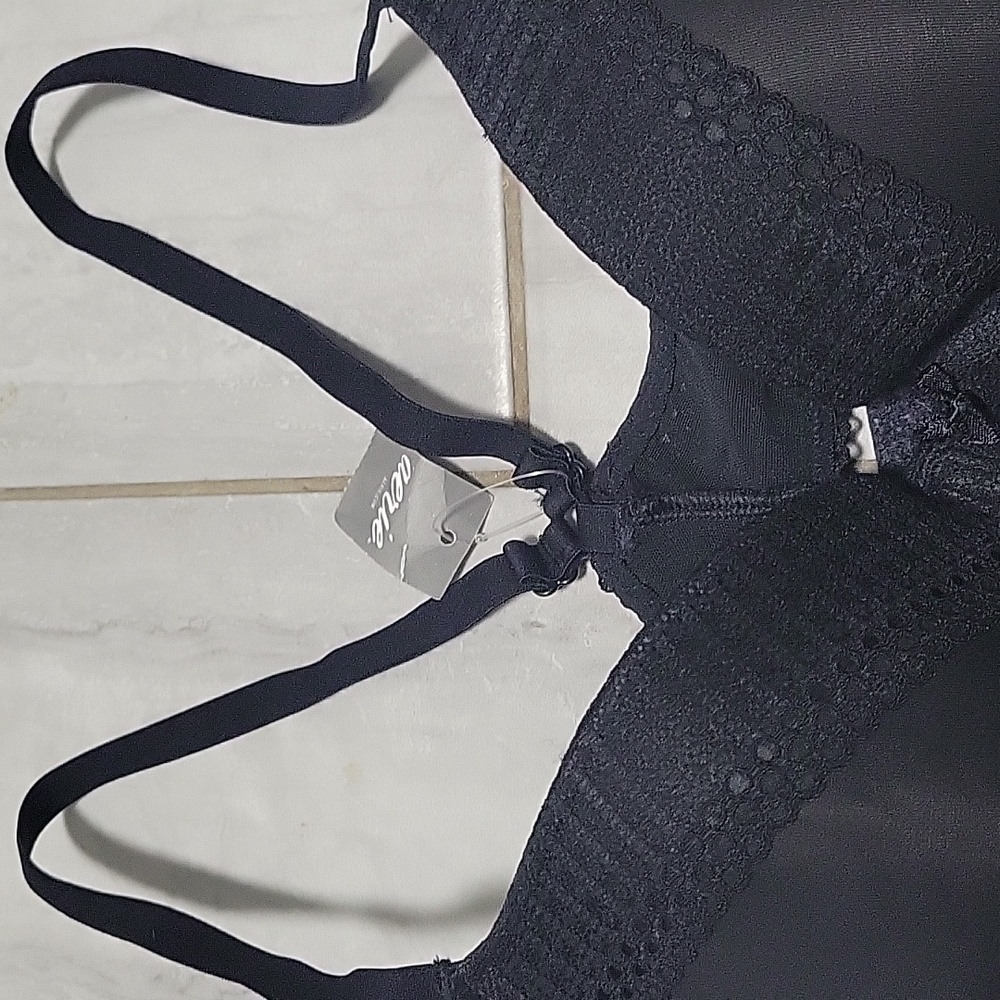 Aerie Women's Push Up Black Brassiete with Adjustable Straps Size 34c